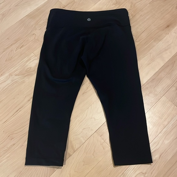 Vintage lululemon capris - Picture 2 of 4
